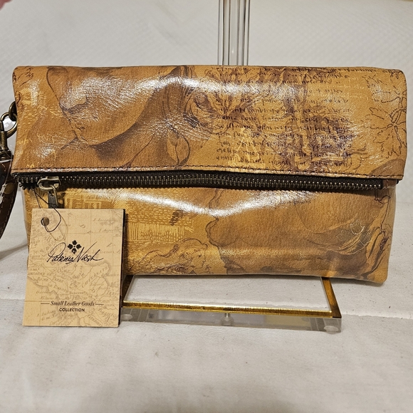 Patricia Nash Valerie Sketchbook Fold-over Wristlet - NWT - Picture 4 of 6